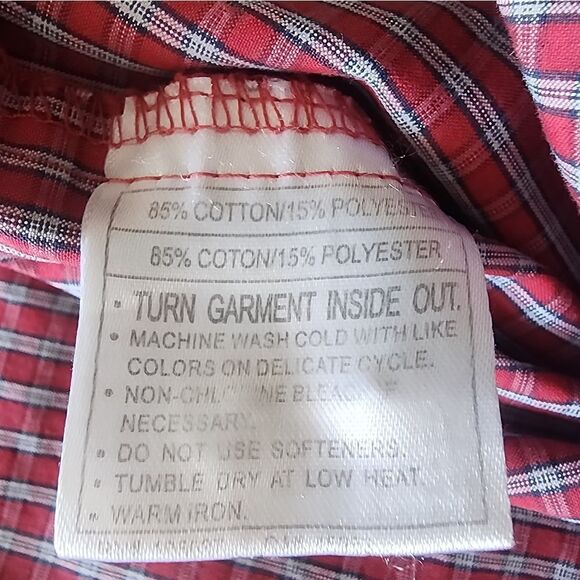 Ariat Burgundy Casual Button Down Shirt with Subtle Pattern - Picture 10 of 10